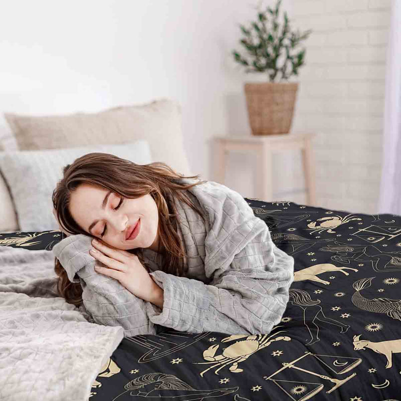 Set di biancheria da letto con coperta terapeutica nero costellazioni