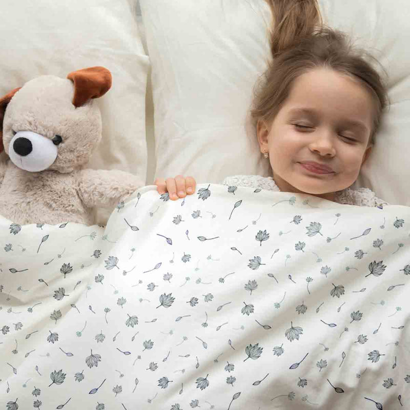 Therapy blanket bedding set, flying leaves.