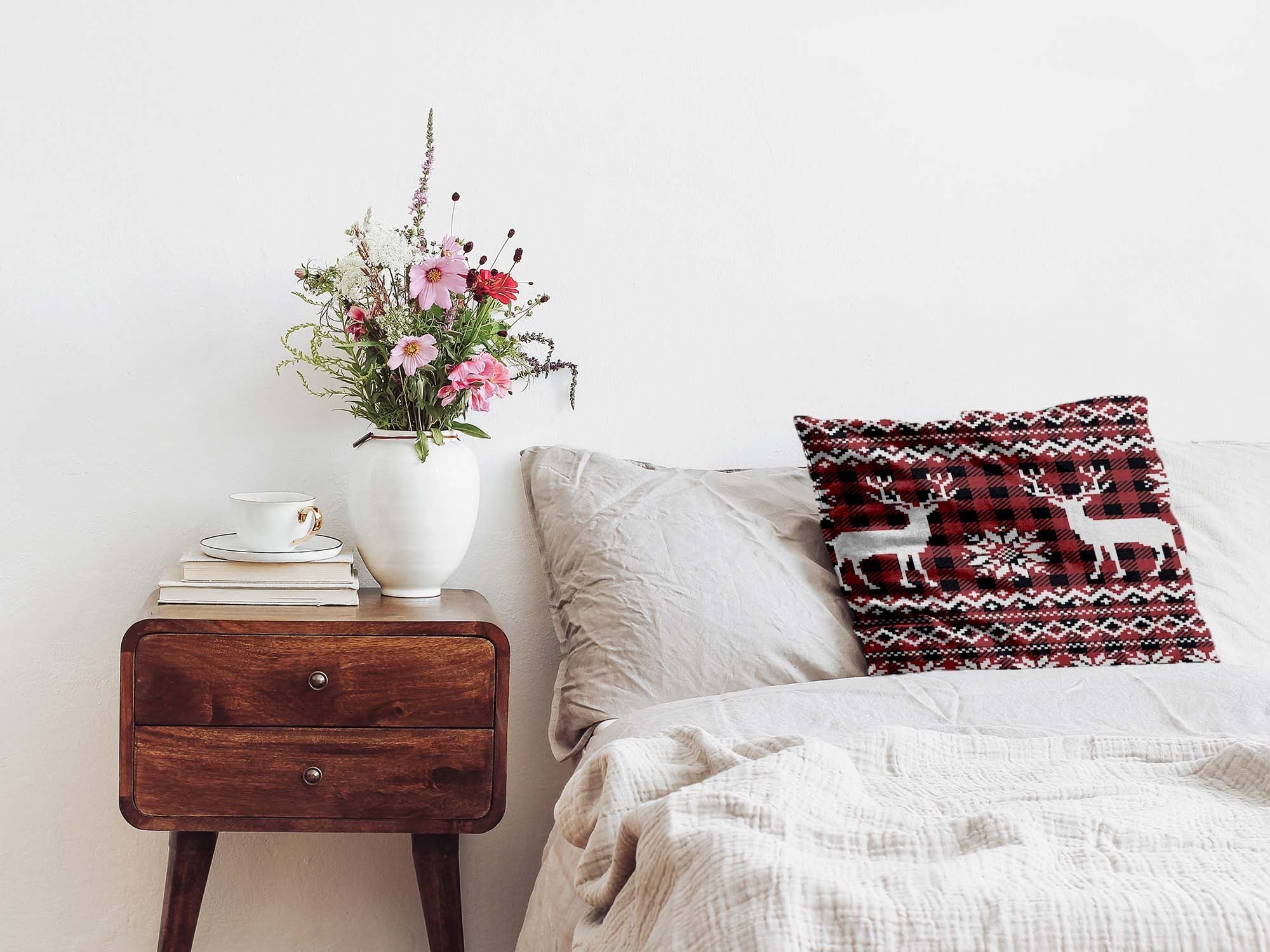 Health pillow checkered with reindeer