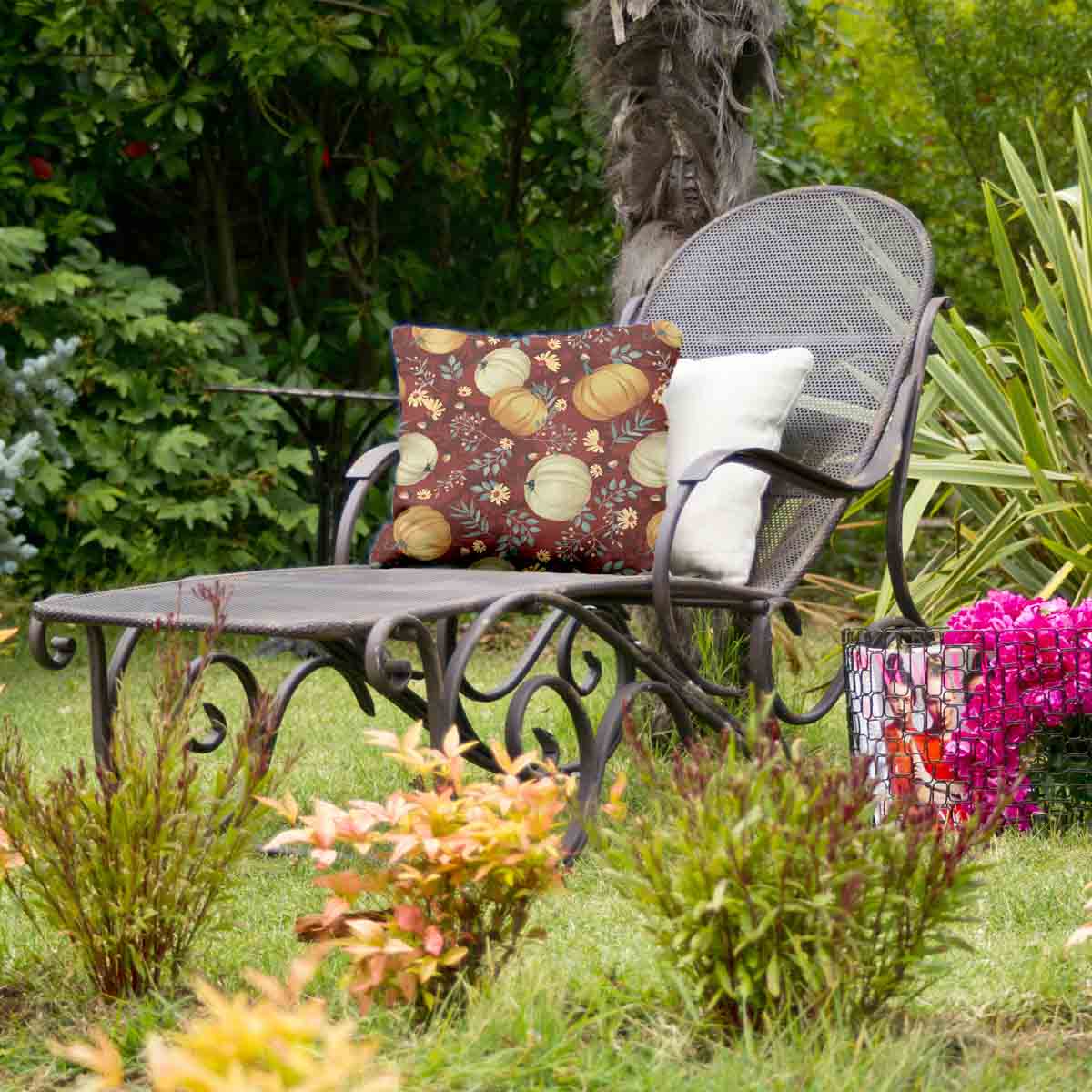 Cuscino sanitario rosso con zucche