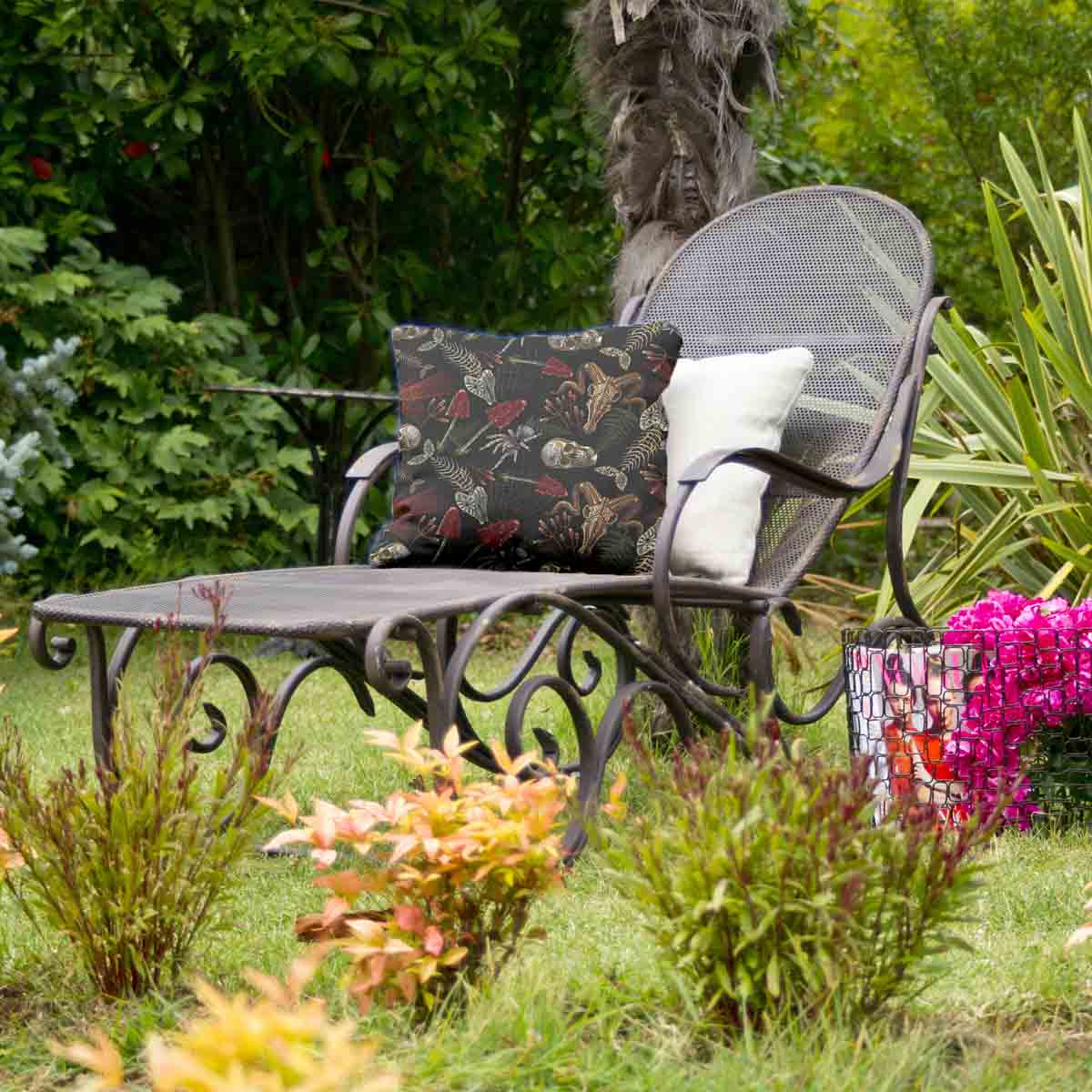 Cuscino salute Halloween scheletro