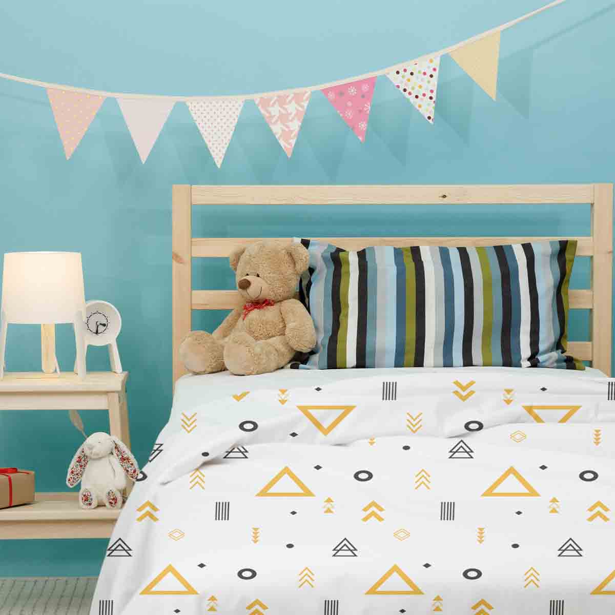 Therapy blankets bedding set white with yellow triangles