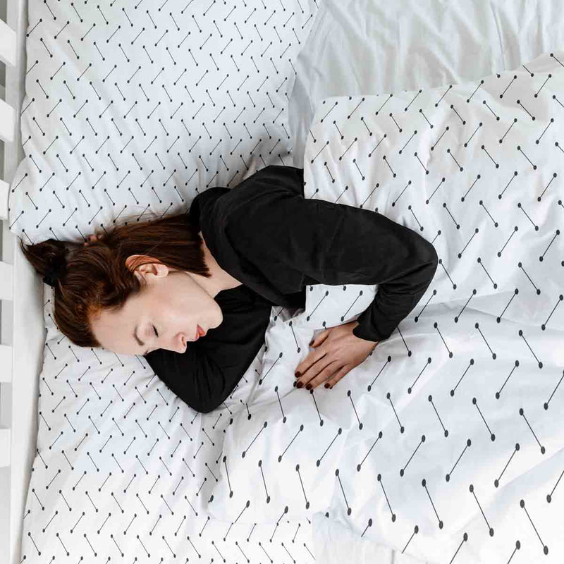 Therapy blanket bedding set, white, matchstick pattern.