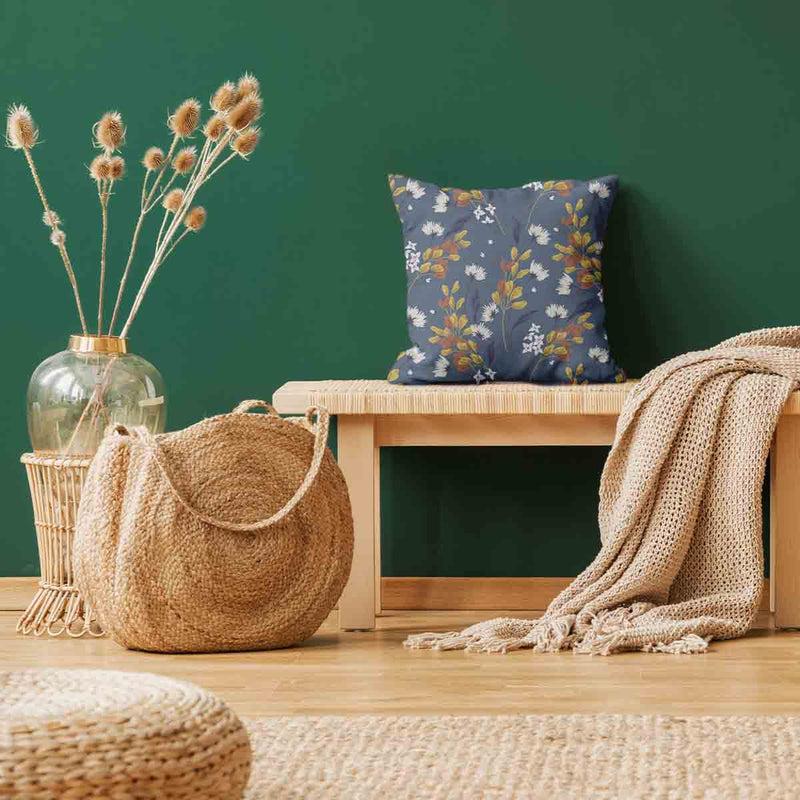 Almohada de salud azul con ramo de flores