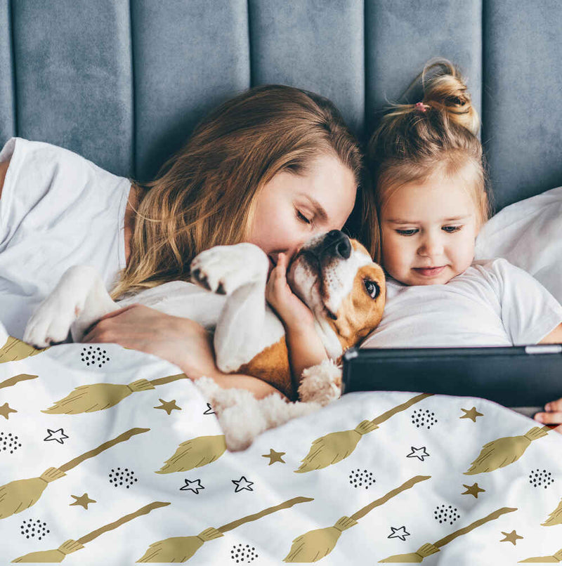 Therapy blanket and bedding set, white with Harry's broom.