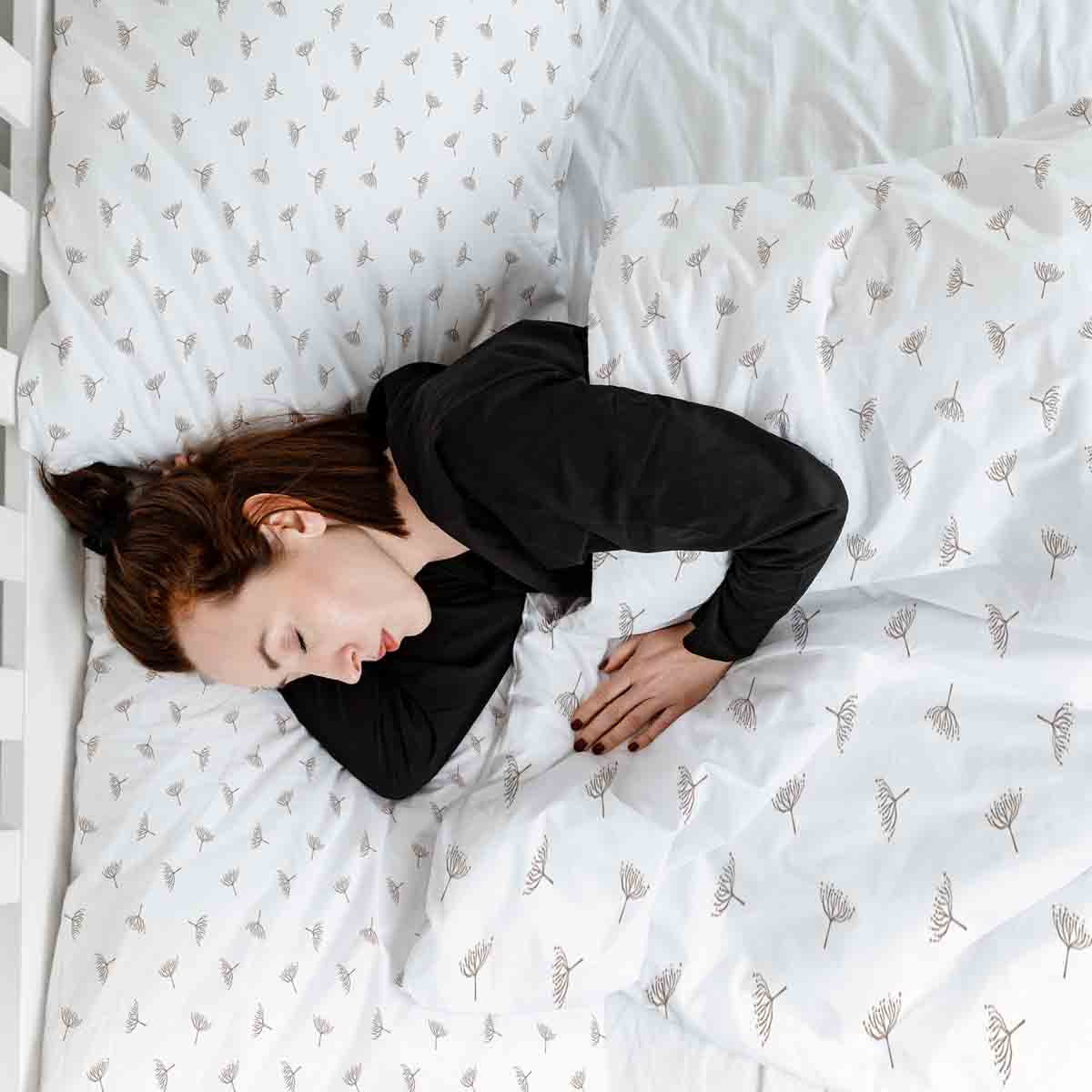 Original therapy blanket - cotton cover white with small mistletoe sprigs