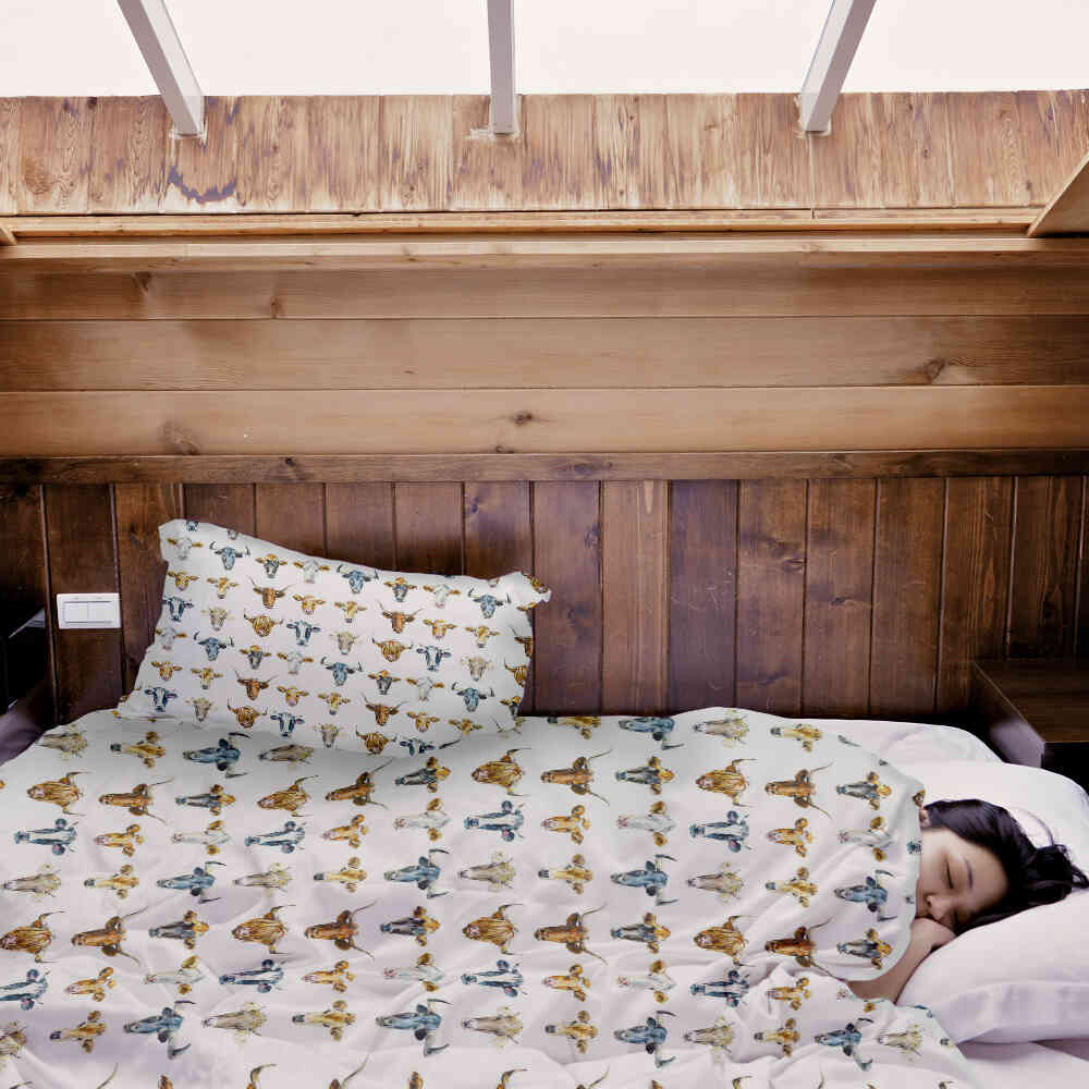 Therapy blankets bedding set white with bull heads