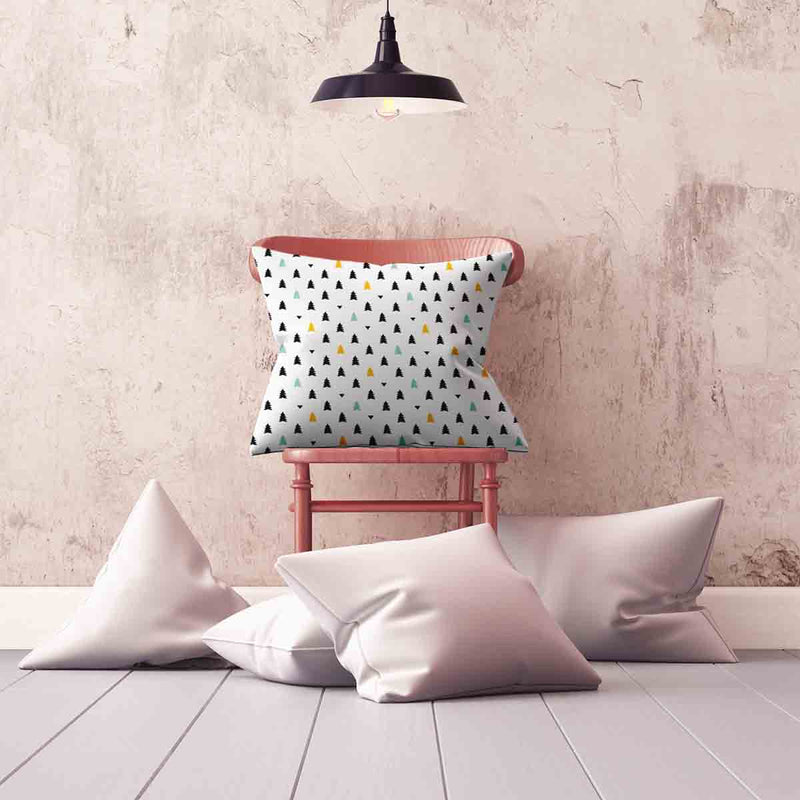 Cuscino salute bianco con piccoli abeti