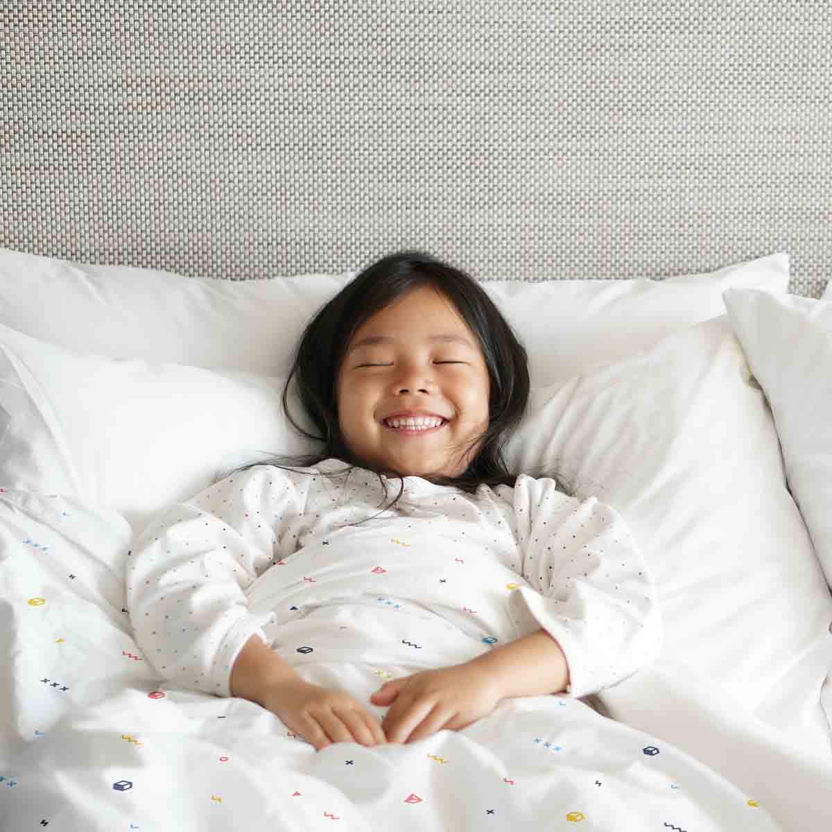 Original therapy blanket - cotton cover white with colorful shapes