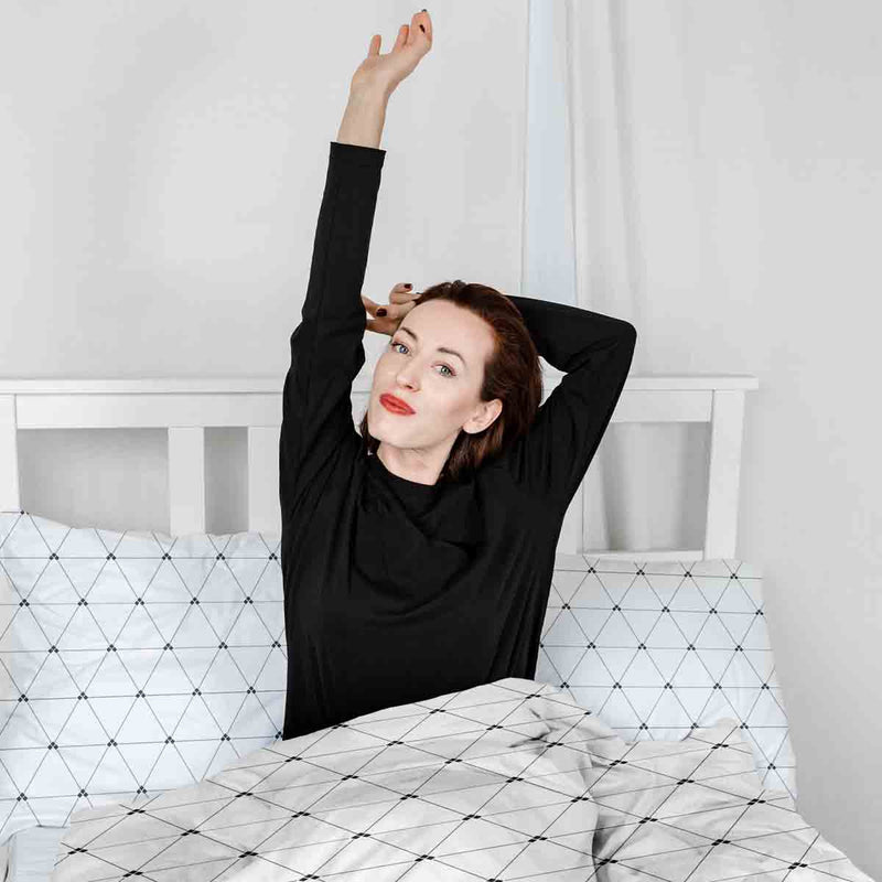 Therapy blanket bedding set, white with triangle pattern.