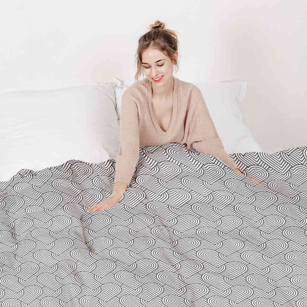 Juego de ropa de cama con manta terapéutica gris corazones geométricos