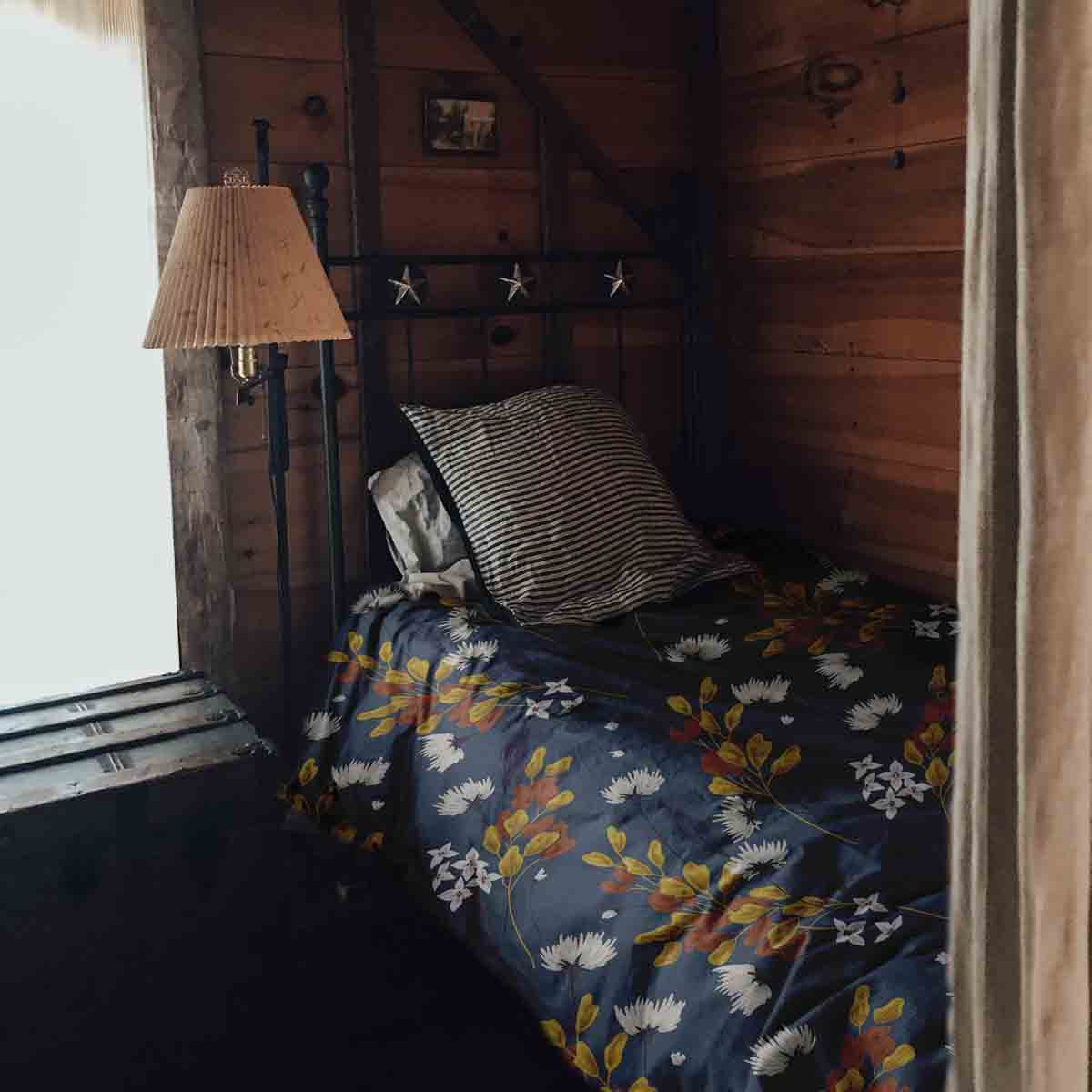 Couverture thérapeutique originale - Housse en coton bleue avec bouquet de fleurs