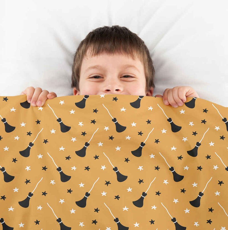 Juego de ropa de cama con manta terapéutica naranja con escoba de Potter