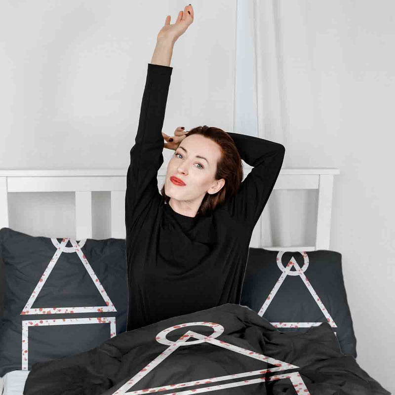 Therapy blanket and bedding set with bloody patterns.