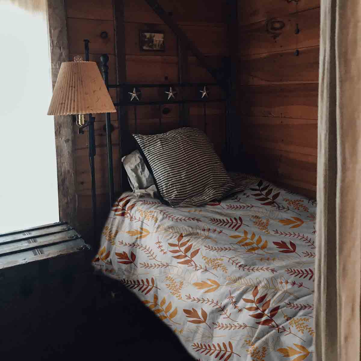 Therapy blankets bedding set white with autumn branches