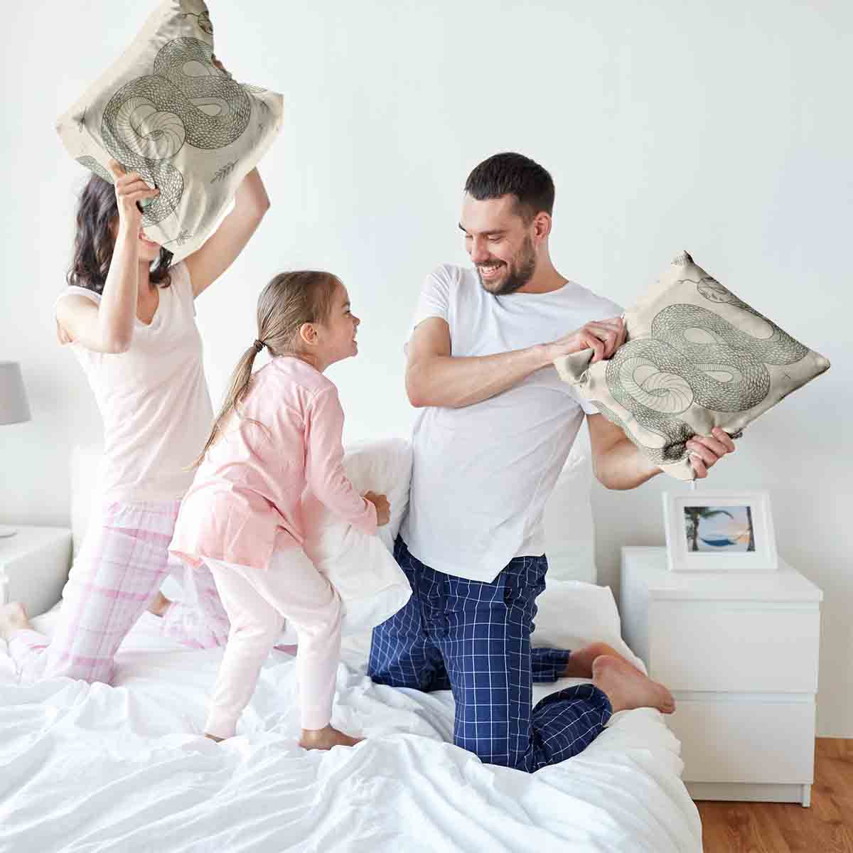 Cuscino sanitario beige con serpente
