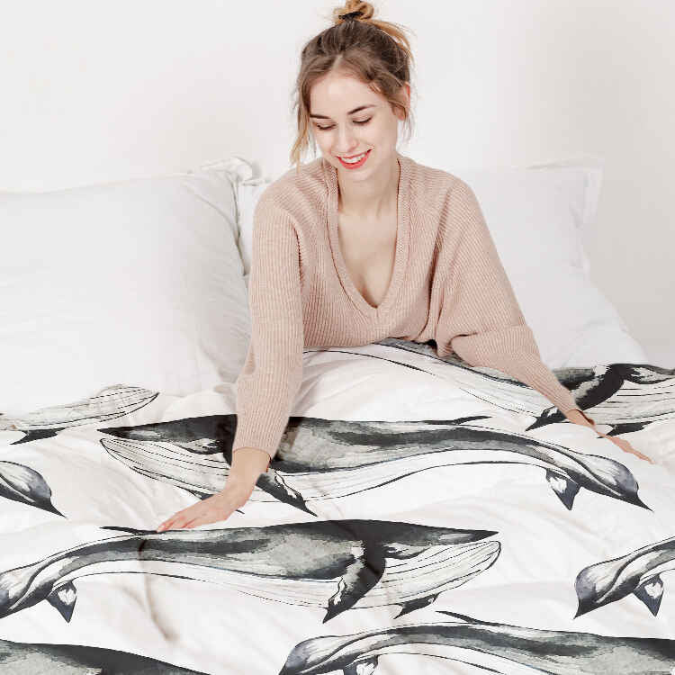 Set de ropa de cama con manta terapéutica ballena azul negra