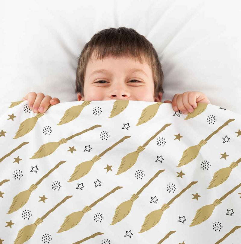 Therapy blanket and bedding set, white with Harry's broom.